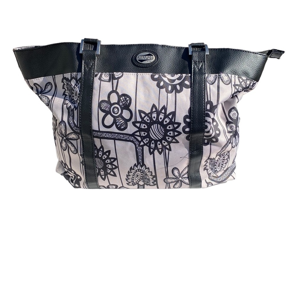 American‎ Tourister travel bag.